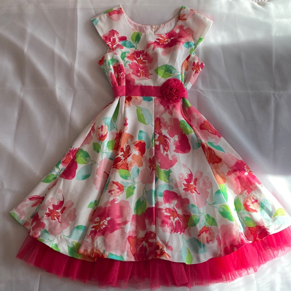 Jona Michelle girls formal dress size 10.  Flower pattern, machine washable.